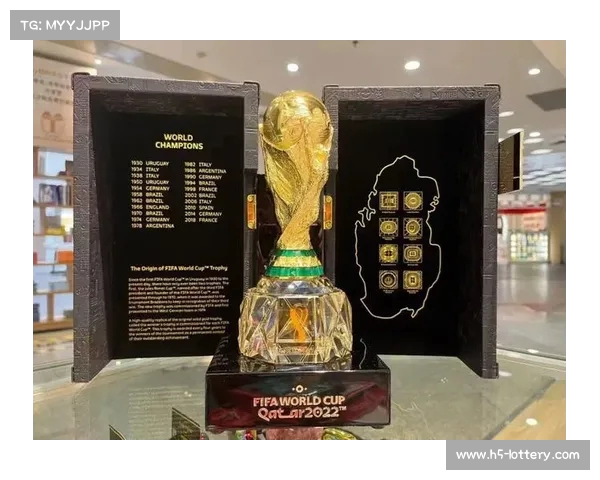 FIFA全新世俱杯奖杯揭晓蒂芙尼匠心打造24K镀金设计象征足球荣耀与中心精神 FIFA全新世俱杯奖杯揭晓蒂芙尼匠心打造24K镀金设计象征足球荣耀与中心精神